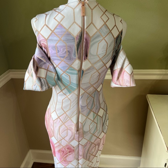Ted Baker sheath dress. White with rose gold and greens - Picture 4 of 9